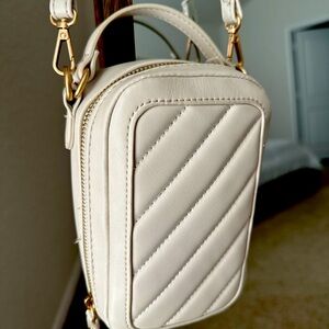 Crossbody purse